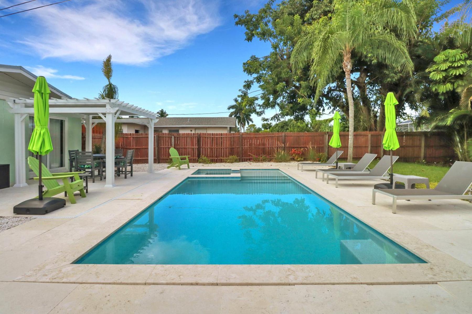 Little Beach House W/ Pool&Spa - 5 Minutes To Vanderbilt Beach North North Naples Buitenkant foto