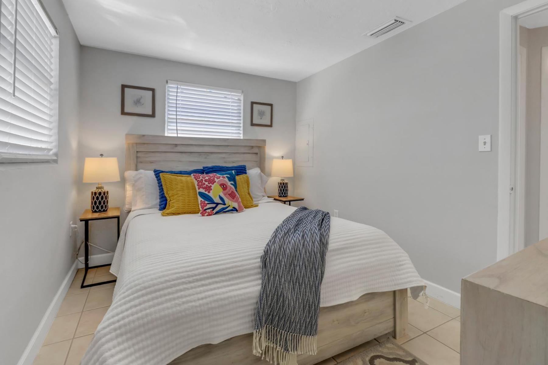 Little Beach House W/ Pool&Spa - 5 Minutes To Vanderbilt Beach North North Naples Buitenkant foto